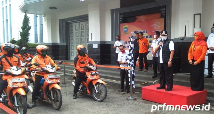 Oded Lepas Petugas Kantor Pos Yang Akan Salurkan Bantuan Bagi Warga Terdampak Corona Prfm News