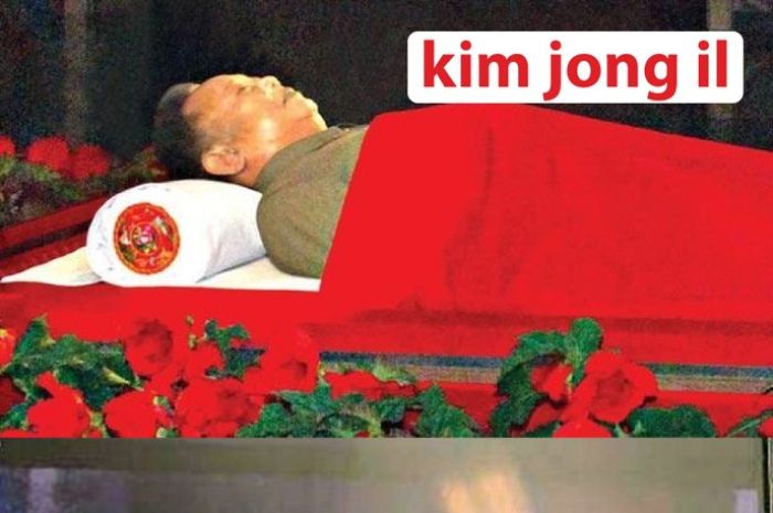 FOTO editan jenazah Kim Jong Il, ayah Kim Jong Un.*