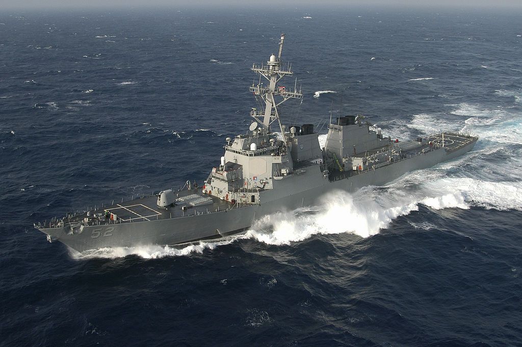 Kapal USS Barry (DDG-52) milik AS.*