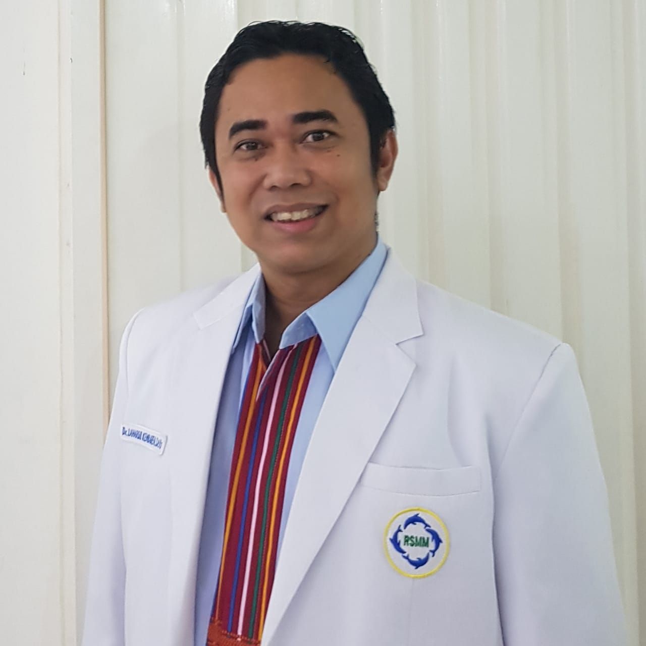 dr.Lahargo Kembaren, SpKJ adalah seorang Psikiater, Kepala Instalasi Rehabilitasi Psikososial RS.dr.H.Marzoeki Mahdi Bogor dan RS. Siloam Bogor