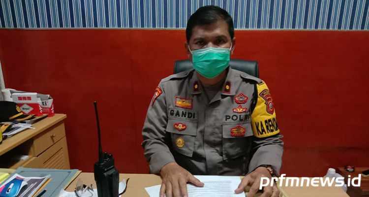 Kabag Ops Polresta Bandung Kompol Gandi Jukardi saat ditemui di ruang kerjanya di Mapolresta Bandung, Soreang, Kabupaten Bandung, Senin (11/5/2020).**