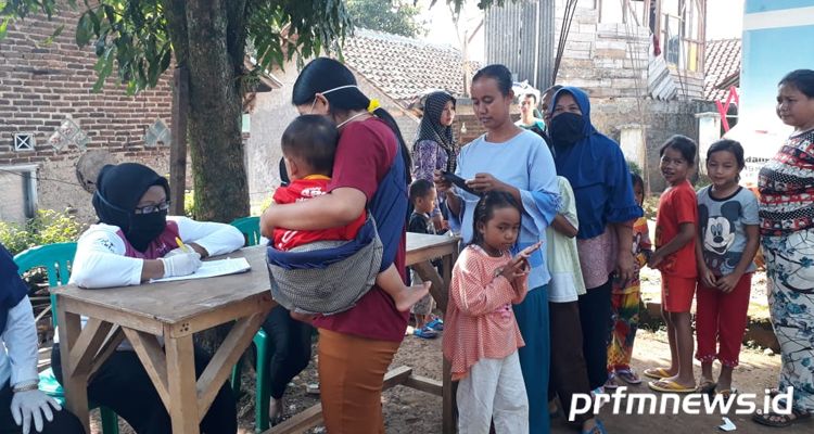 DT Peduli Cabang Bandung melaksanakan bakti sosial (baksos) di Kampung Sukaasih RW 10, Desa Sukamukti, Kecamatan Majalaya, Kabupaten Bandung