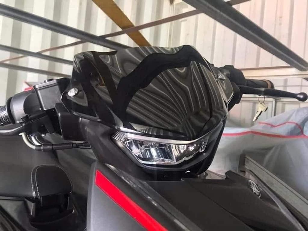 Bentuk headlamp terbaru dari motor Yamaha MX King 155 2020