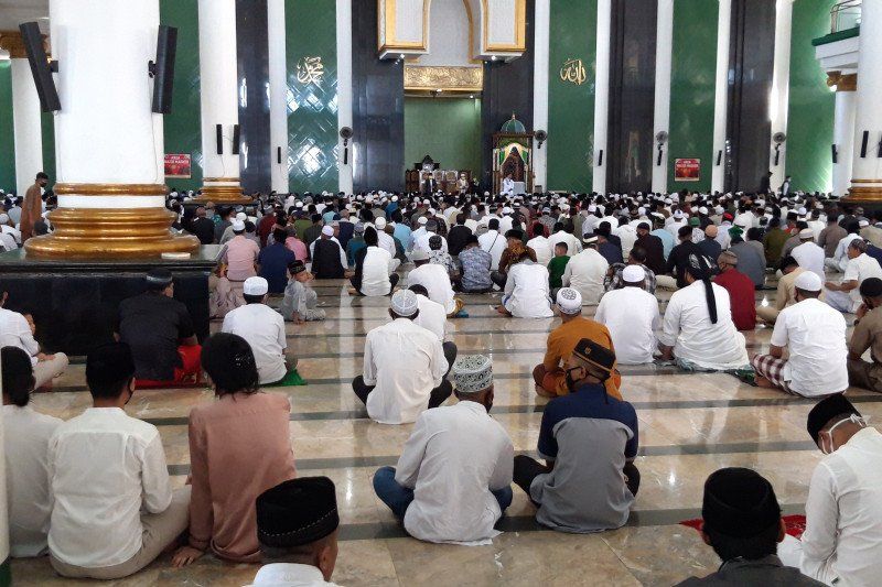 Kemenag Izinkan Shalat Idul Fitri 2021 Di Lapangan Dan Masjid Simak Syaratnya Pikiran Rakyat 