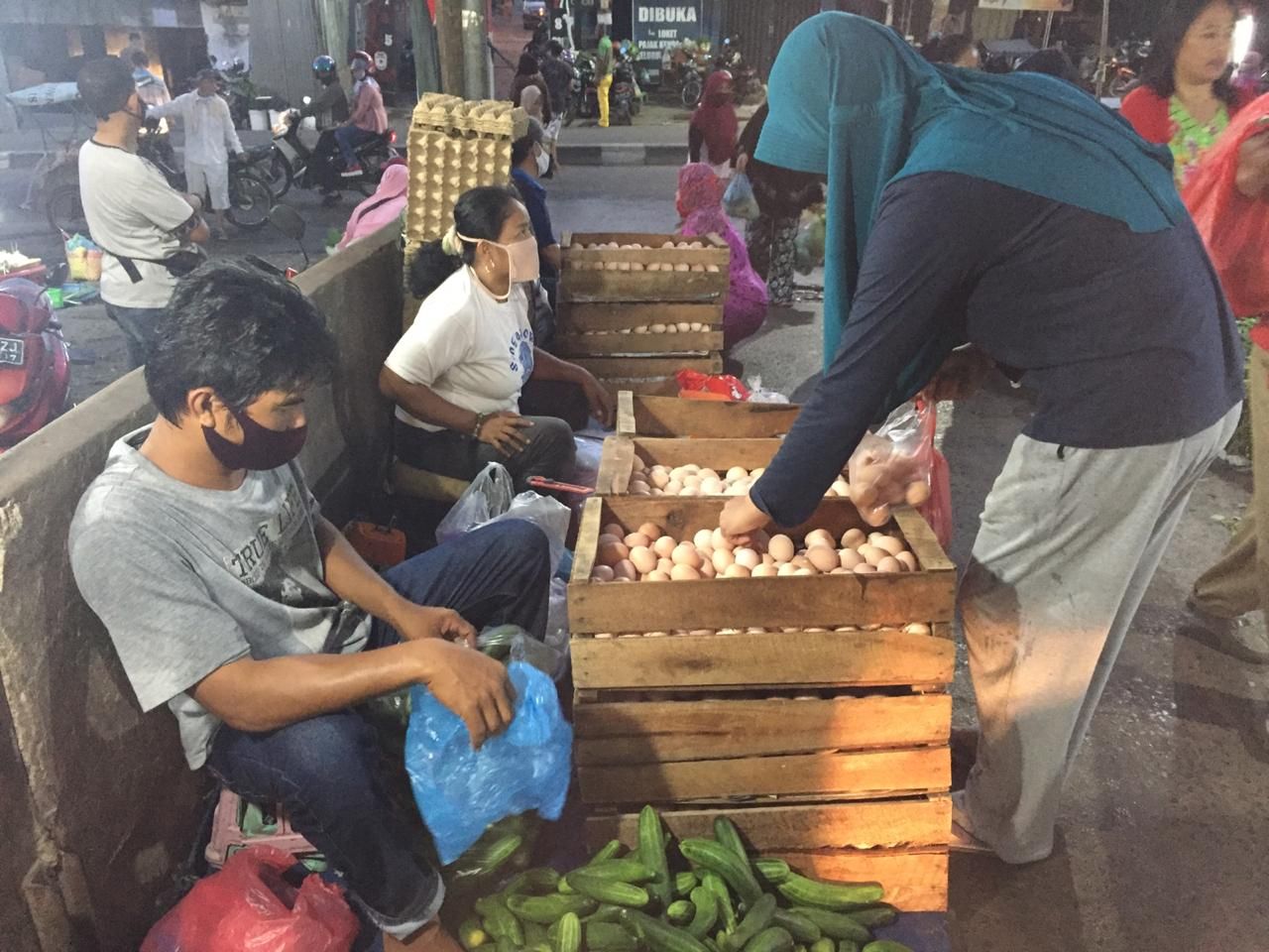 Suasana di dalam Pasar Lemabang, Palembang