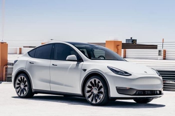 Tesla Siap Luncurkan Mobil  Listrik  Murah  Teknologi 