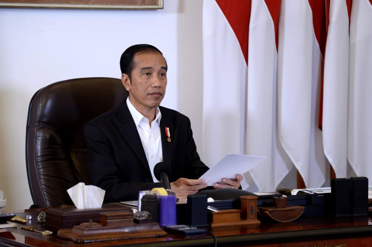 Presiden RI Joko Widodo di ruang kerja di Istana Merdeka