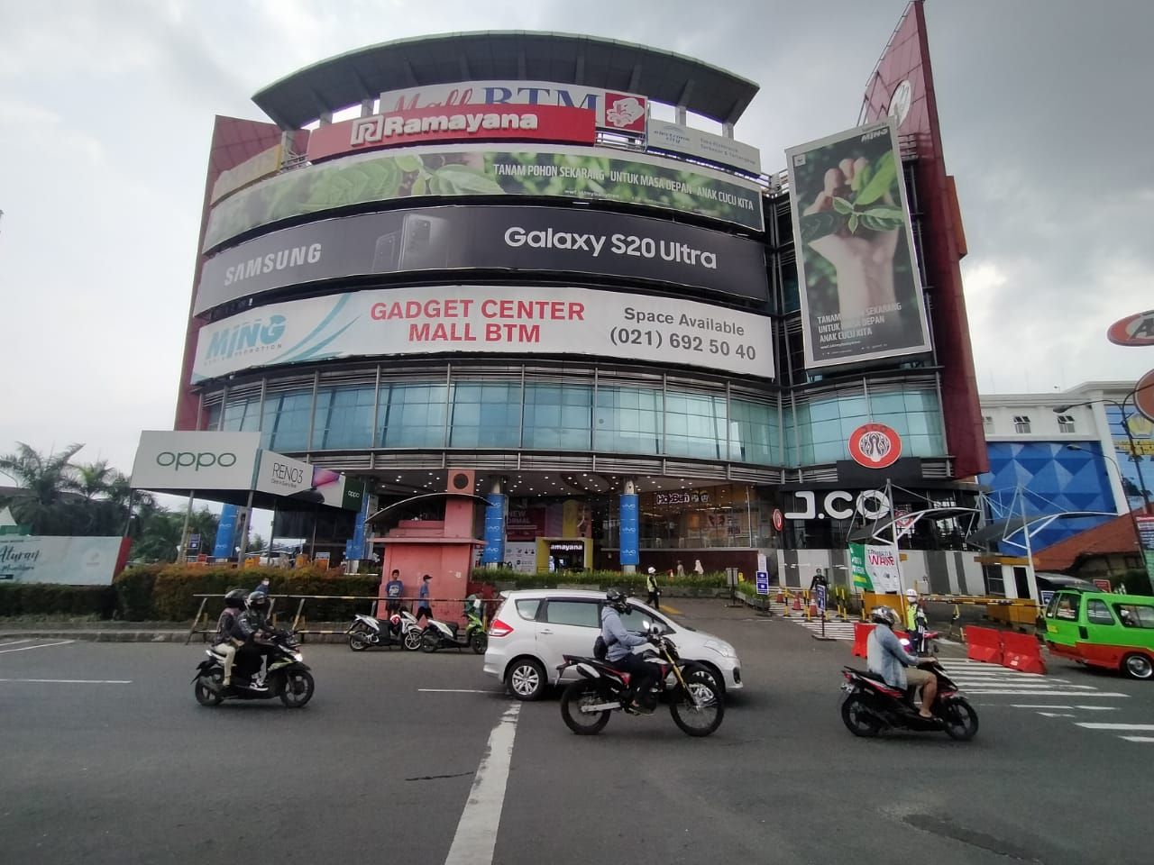 MAL BTM di Jalan Juanda, Bogor Tengah, Kota Bogor resmi beroperasi Kamis 18 Juni 2020, setelah melaporkan sejumlah kesiapan protokol kesehatan Covid-19 ke pemerintah kota.*/Amir Faisol/PR