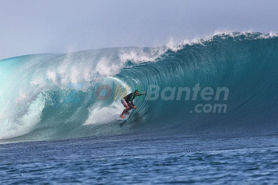 G-land, salah satu surga olahraga surfing di Indonesia