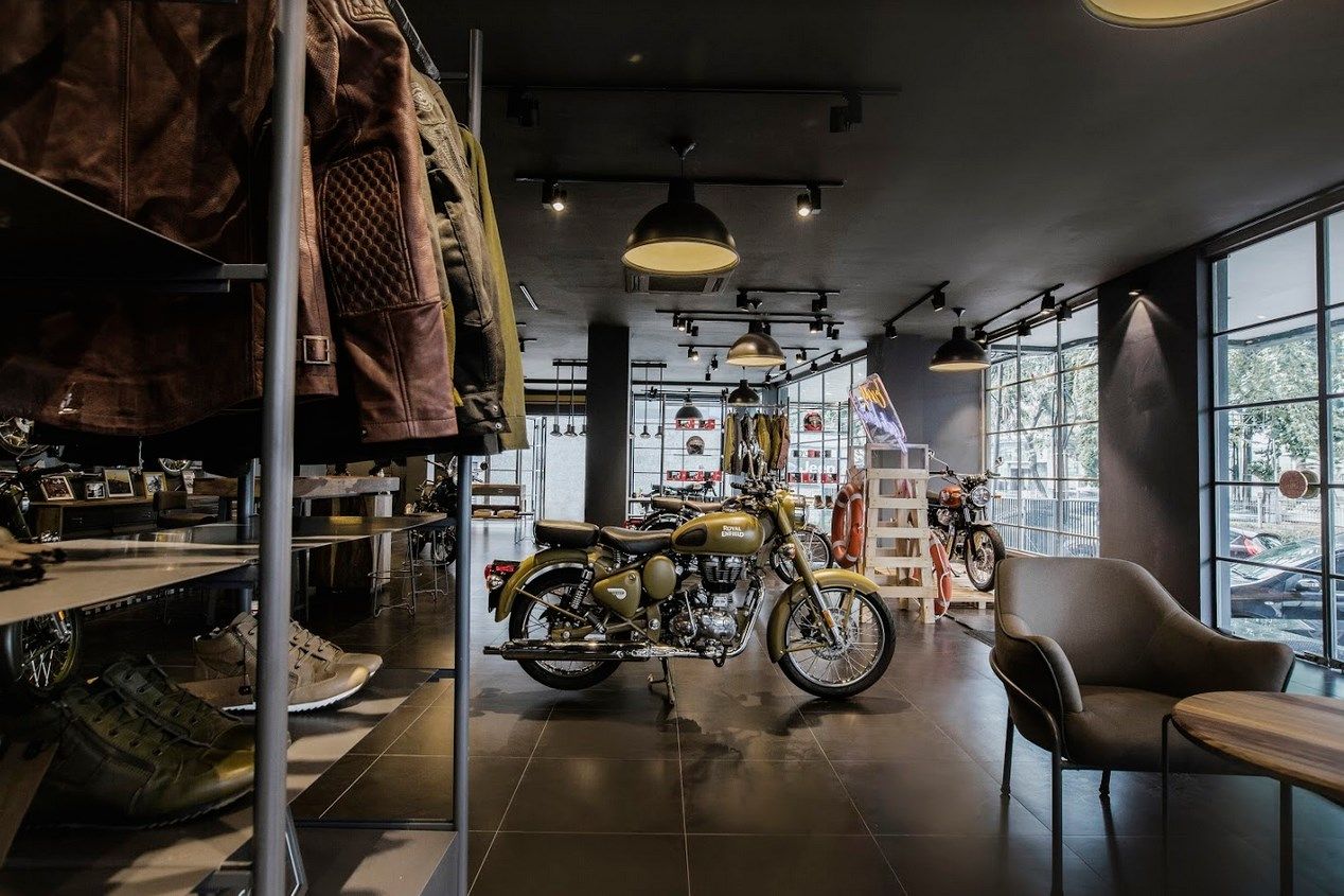 Didesain Khas Royal Enfield, Nyaman dan Lengkap
