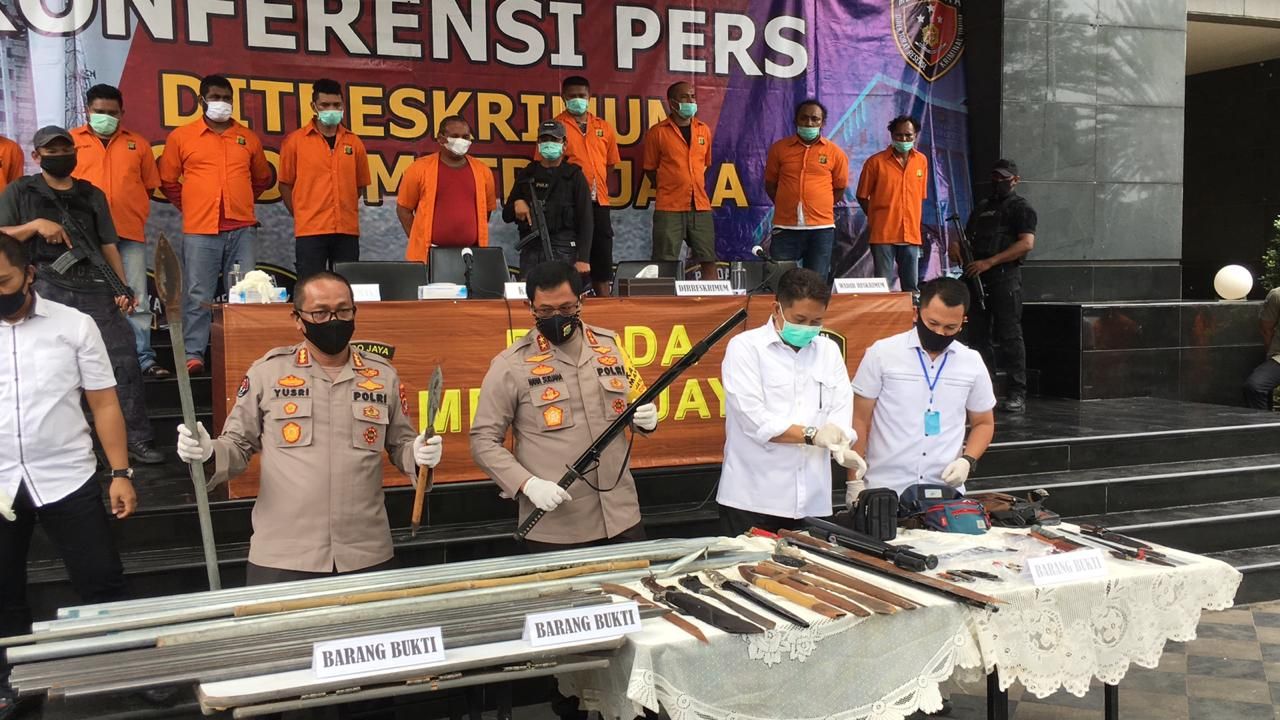 POLDA Metero Jaya berhasil meringkus 25 anggota kelompok jaringan John Kei yang melakukan aksi premanisme di Perumahan Green Lake Tangerang, Banteng.*/Fjr/PMJ News