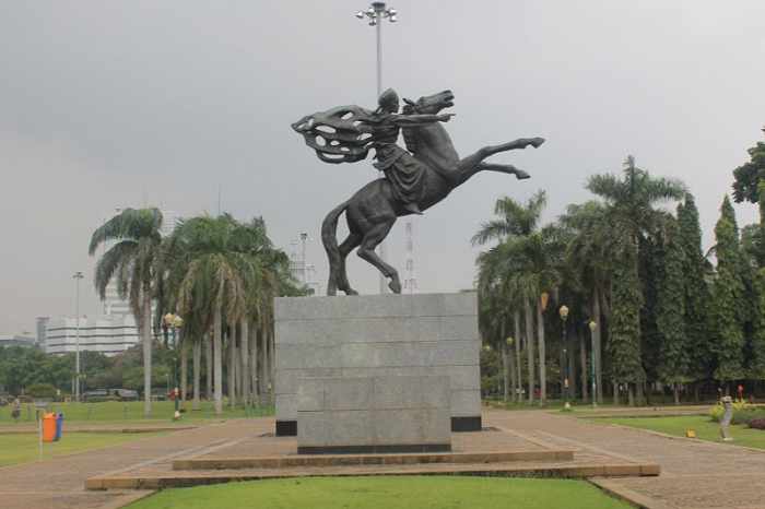 Patung Diponegoro di Monas. (Google Arts and Culture)