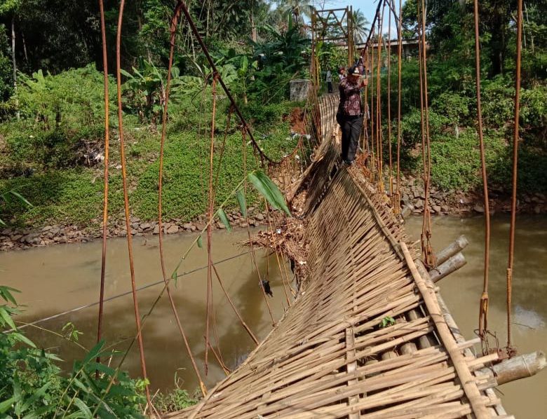 Jembatan Penghubung Tiga Desa Rusak Parah My Xxx Hot Girl 