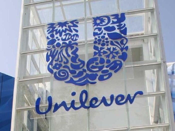 Sejumlah karyawan dikonfirmasi positif Covid-19, Unilever Indonesia putuskan untuk berhenti operasi sementara waktu, akibatnya saat ini saham ikut merosot hingga 1,55 persen.