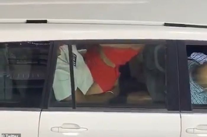 POTONGAN video asusila di mobil PBB di Tel Aviv, Israel.*
