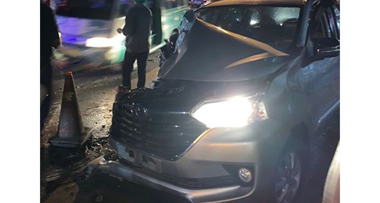 Kendaraan jenis MPV yang terlibat kecelakaan di Jalur Cileunyi, Kabupaten Bandung, Selasa (30/6/2020).**