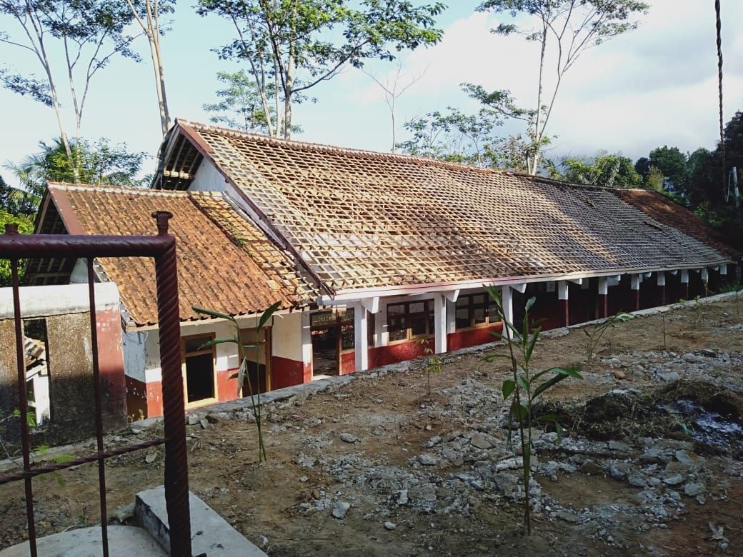 Tanah dan Bangunan SDN Jayamukti 3, Desa Jayamukti, Kecamatan Cihurip yang diduga dijual oleh oknum desa sebesar Rp80 juta
