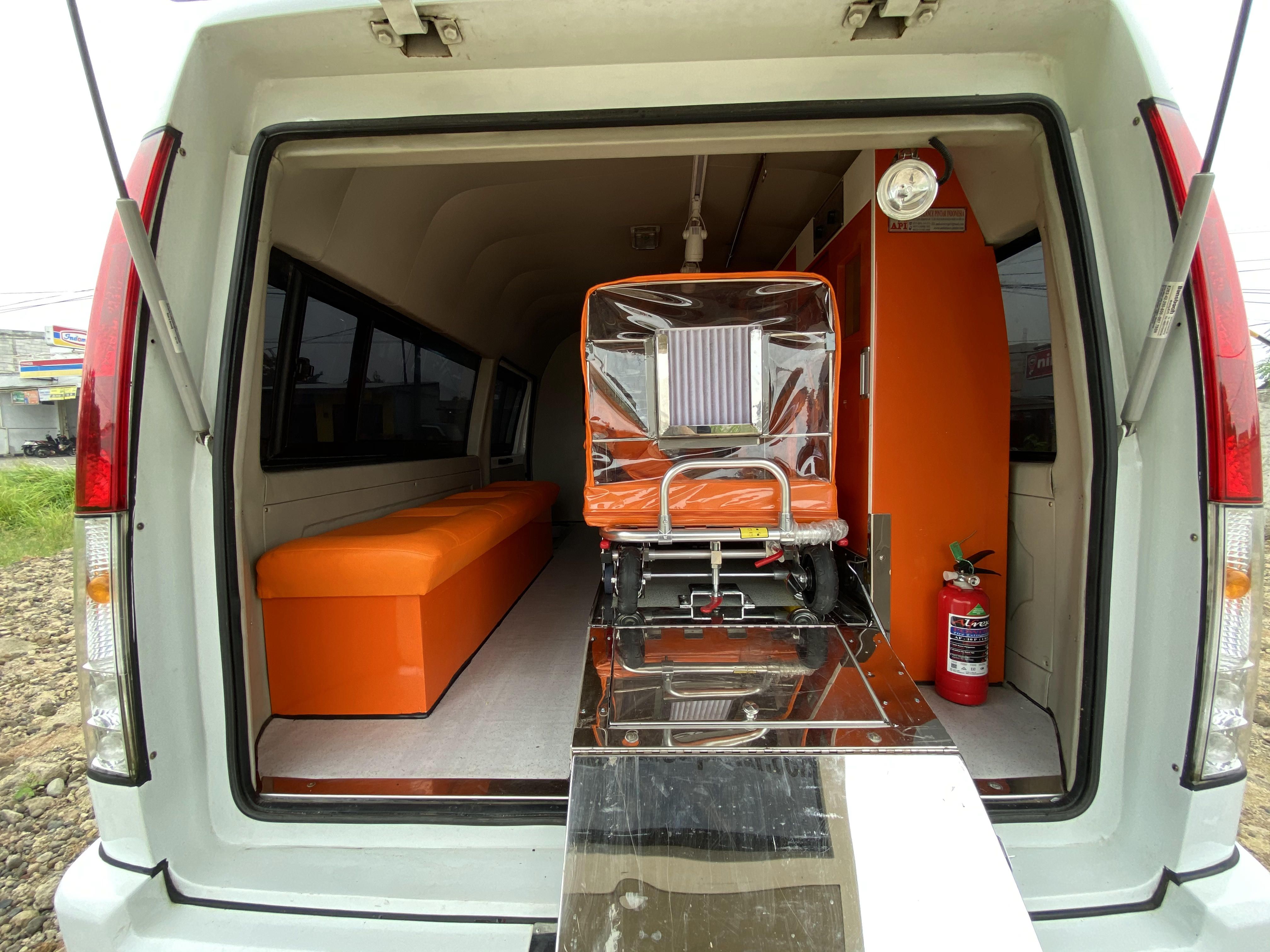 Bagian Interior DFSK Super Cab Ambulans