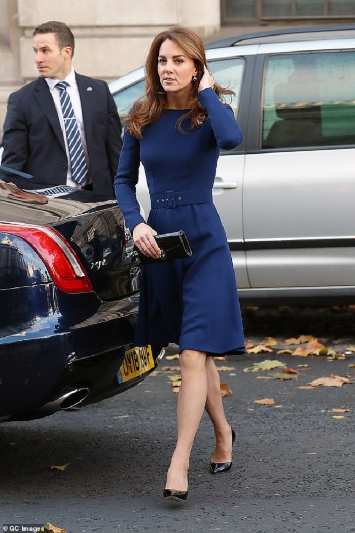Kate yang sederhana berhasil membumikan istana.