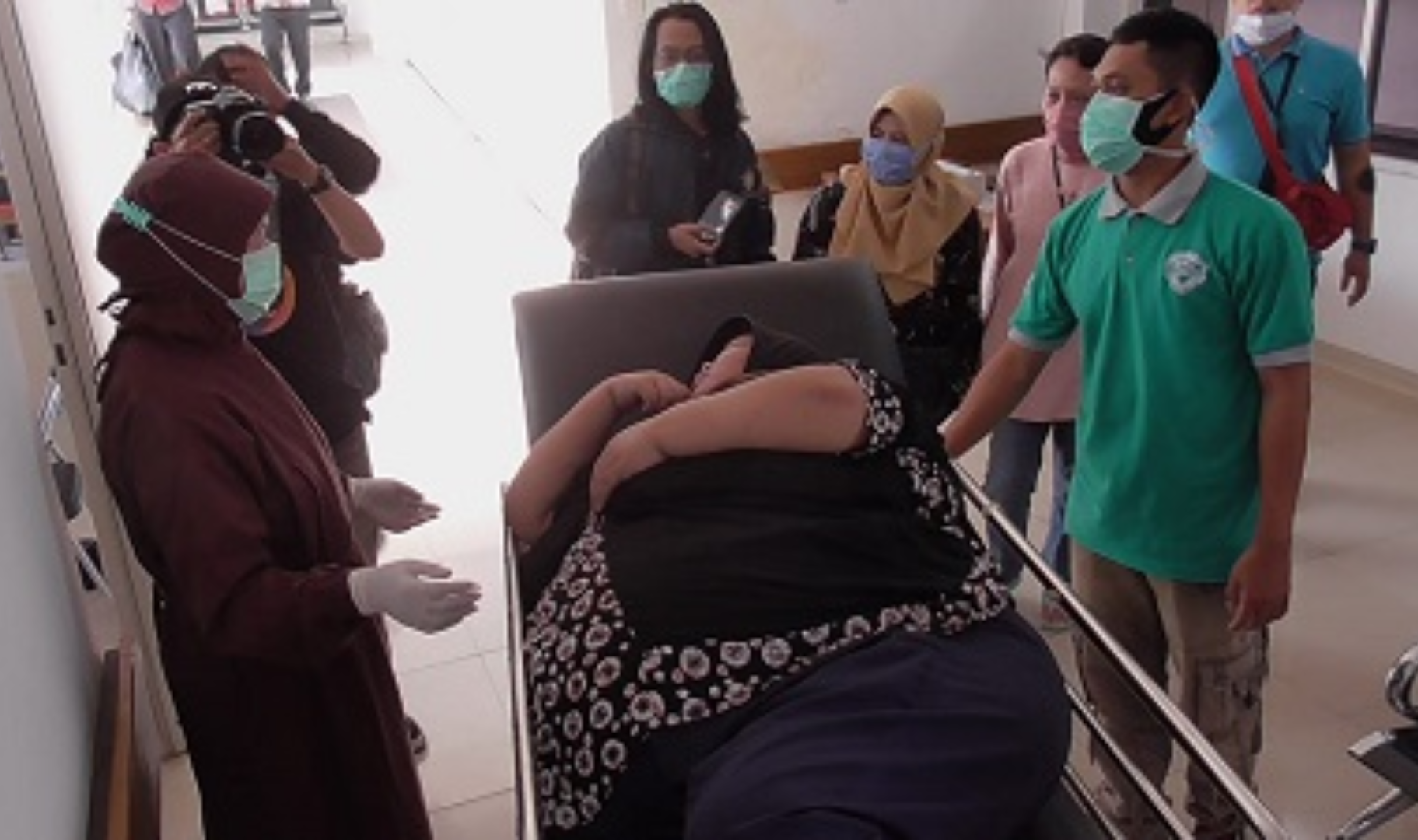 Heni Jubaedah pasien obesitas asal Tanjungsari, Sumedang telah dijemput oleh RSUD Sumedang untuk diperiksa dan diobati.*
