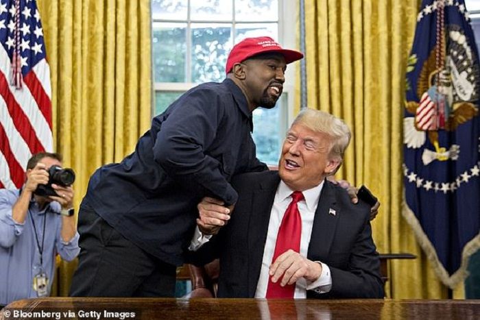 Lebih dulu mendukung Trump.