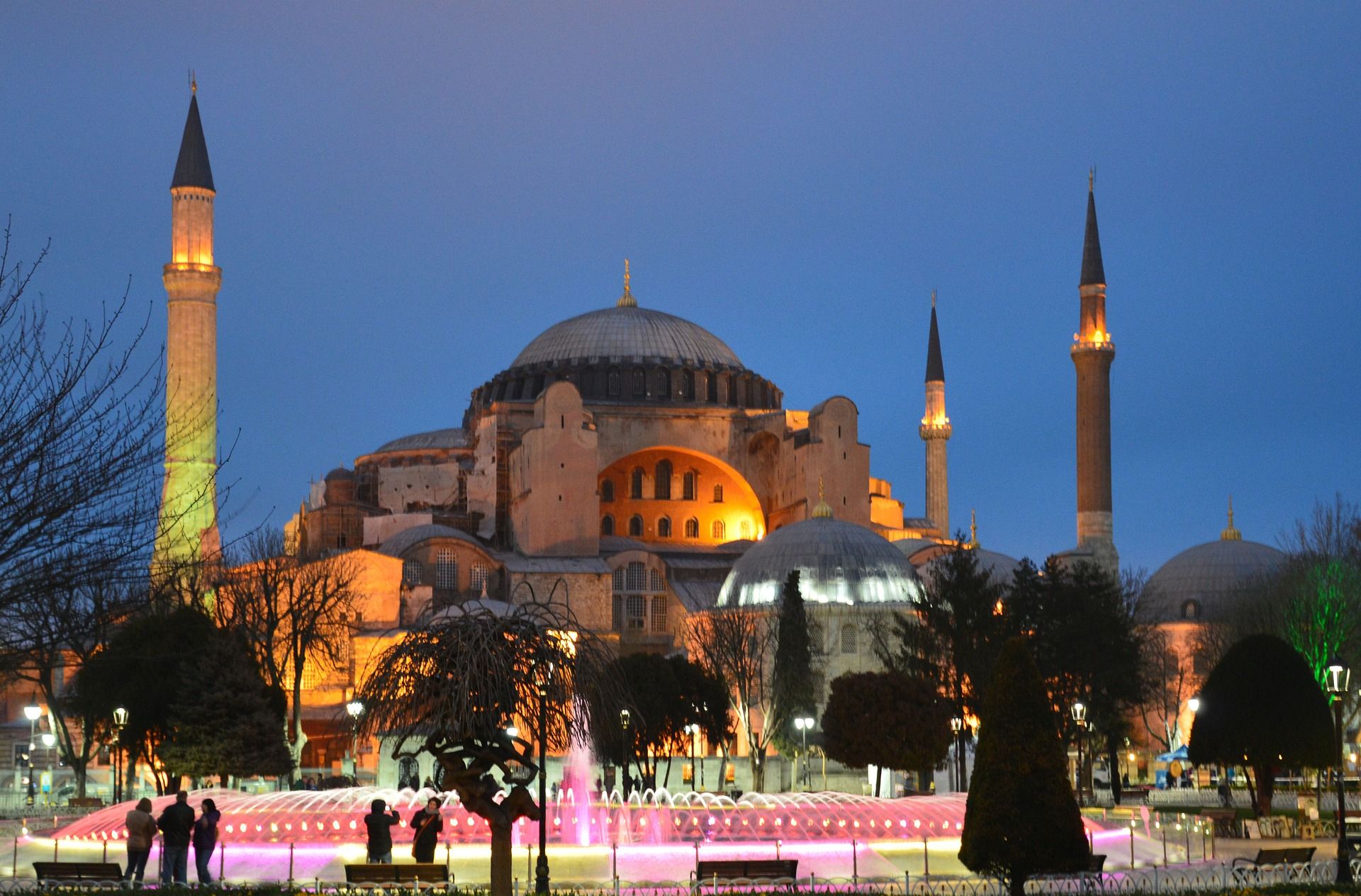 UNESCO sangat menyayangkan keputusan Turki yang mencabut status museum Hagia Sophia di Istanbul dan akan menjadikannya masjid.