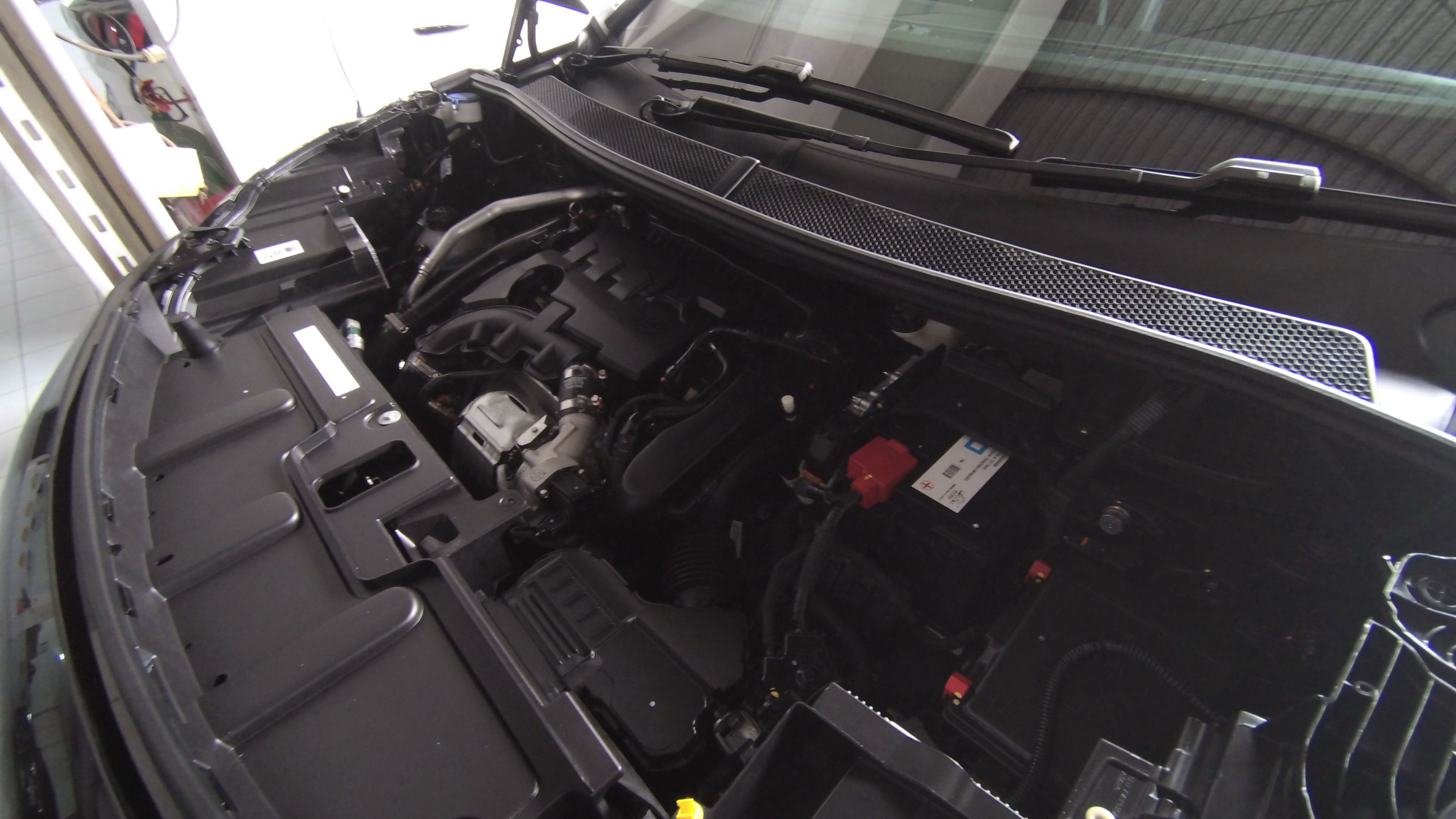 Dengan memanaskan mesin tiap saat, pemilik kendaraan dapat memantau kondisi kendaraan baik fungsi engine dan fitur-fitur   andalannya.*/Dok. Astra Peugeot