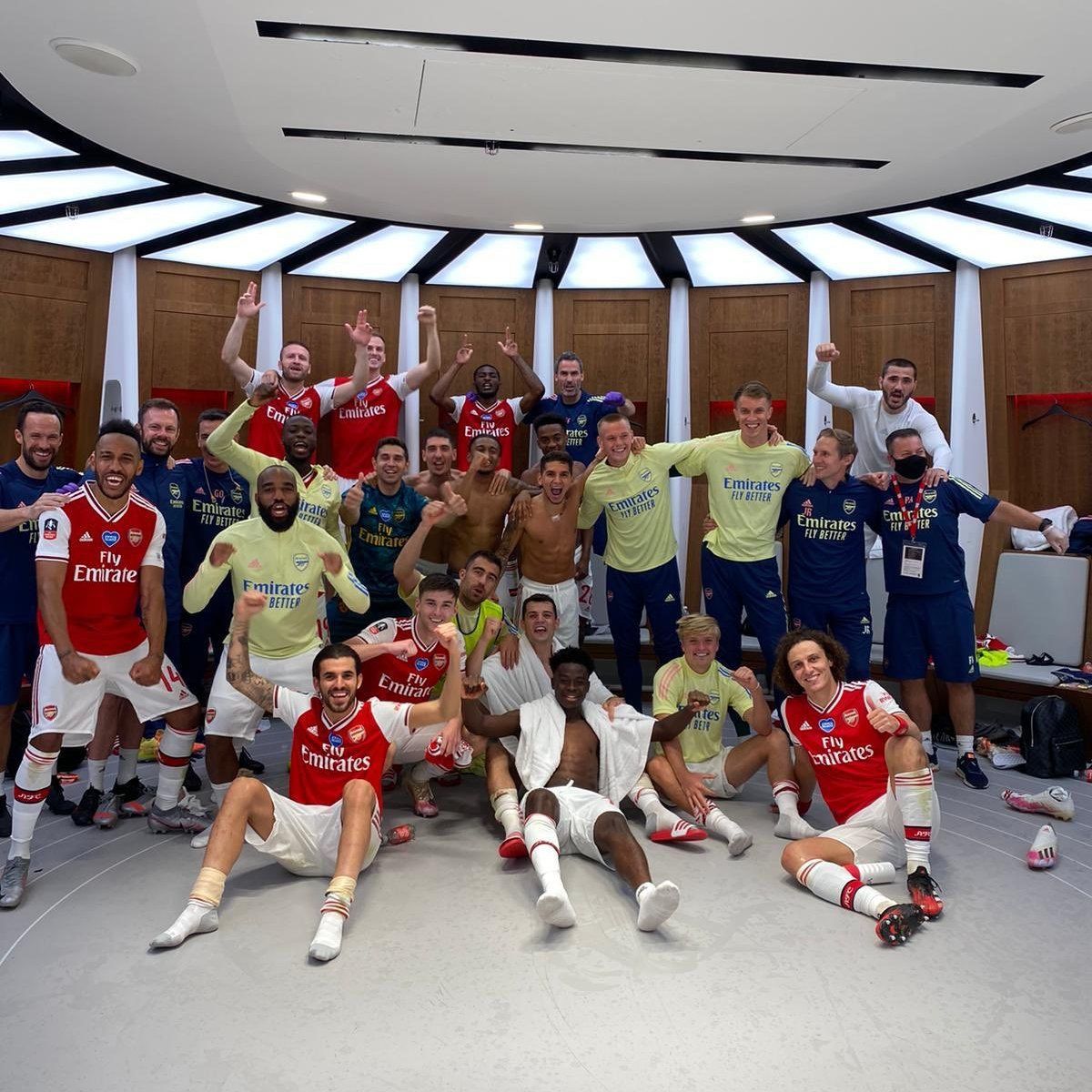 Selebrasi pemain Arsenal di ruang ganti. /Twitter/@Arsenal.