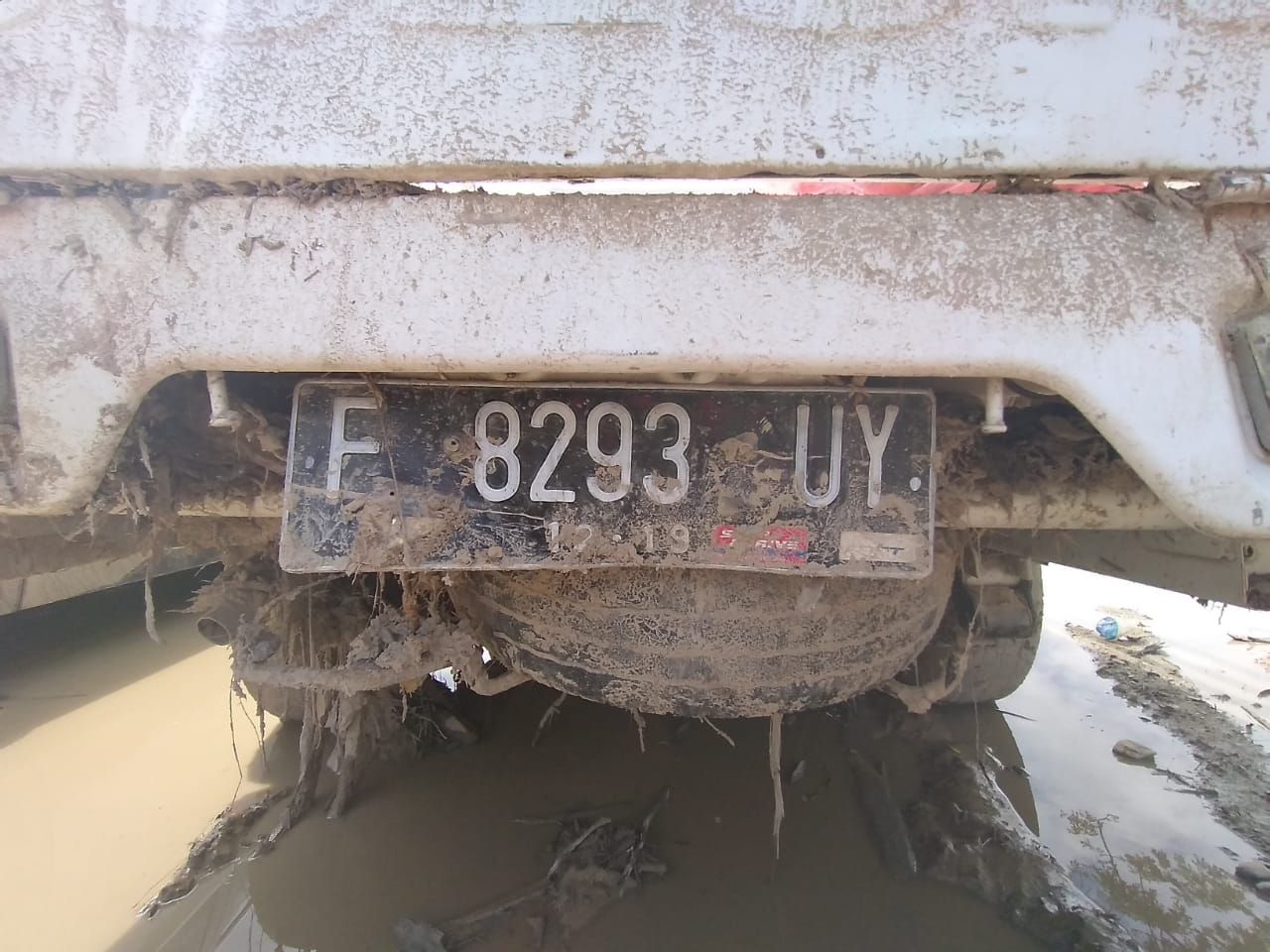 Plat nomor mobil korban banjir Masamba beda