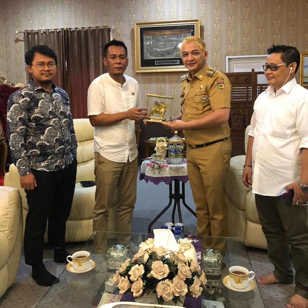 Wakil Walikota Palu, Sigit Purnomo Said alias Pasha Ungu saat menerima kunjungan kerja anggota DPRD Kabupaten Kutai Kartanegara.*