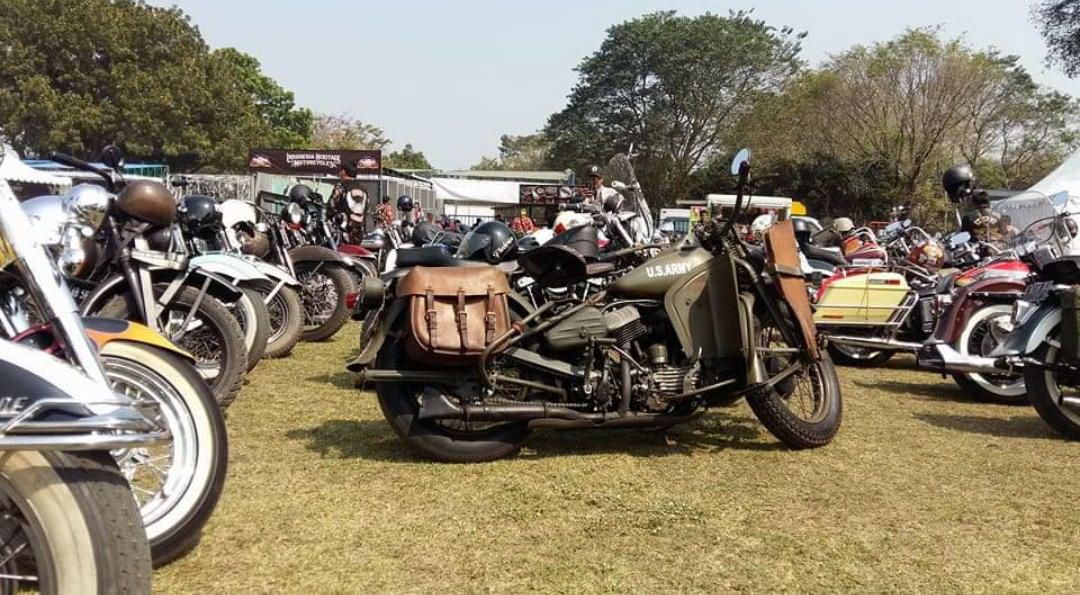  Kiprah spektakuler VHDEI, adalah  ketika dua tahun lalu, sukses menggelar “Indonesia Heritage Motorcycles” di kompleks Candi Prambanan, Jawa Tengah dan berhasil mengumpulkan 295 Harley-Davidson berkategori klasik.*/Dok. VHDEI