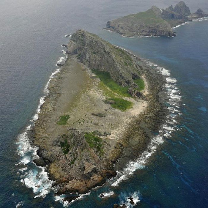 Pulau Uotsuri Jima atau Diaoyu Dao, pulau terbesar di kepulauan Senkaku. 