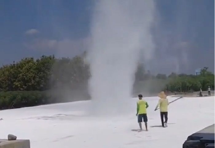 Video Viral Detik Detik Warga Perkasa Mengusir Angin Puting Beliung Seputar Tangsel