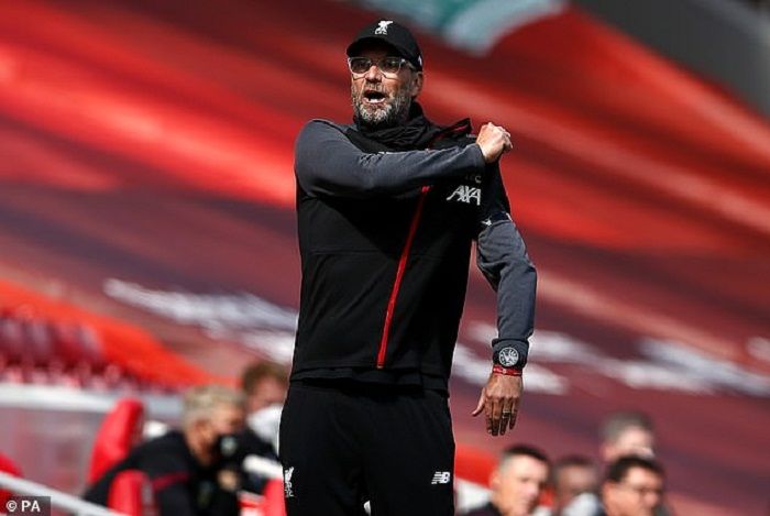Klopp pilih Adidas.