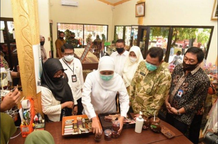 Gubernur Jatim Ajak Umkm Manfaatkan Pinjaman Dari Bank Jatim Dan Umkm Jatim Kabar Besuki