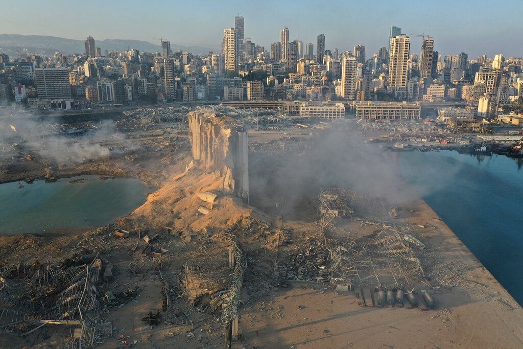 Sejumlah gedung di Beirut, Lebanon mengalami kerusakan usai dilanda ledakan besar yang terjadi pada Selasa 4 Agustus 2020.