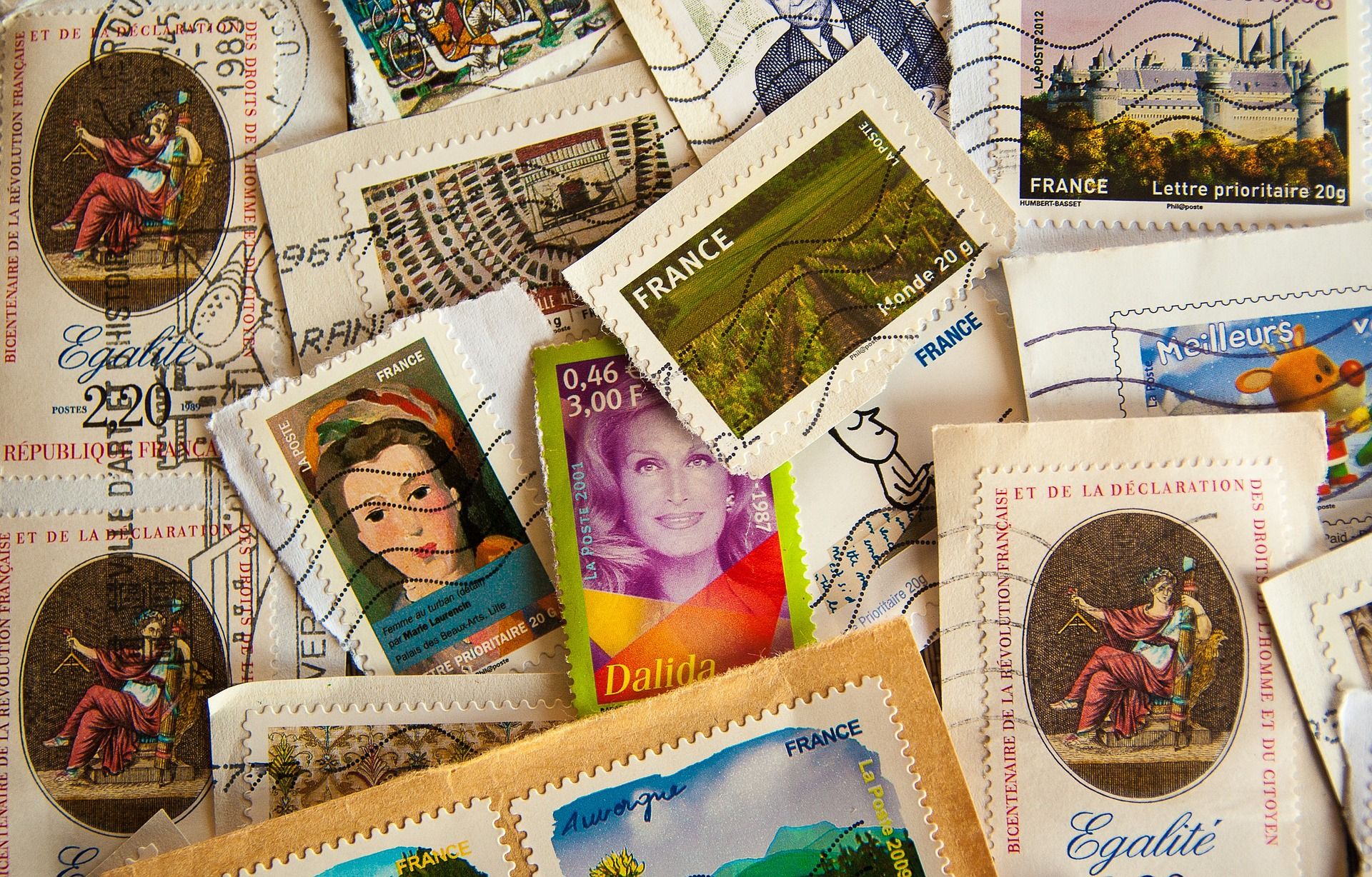Ilustrasi: koleksi perangko lama/