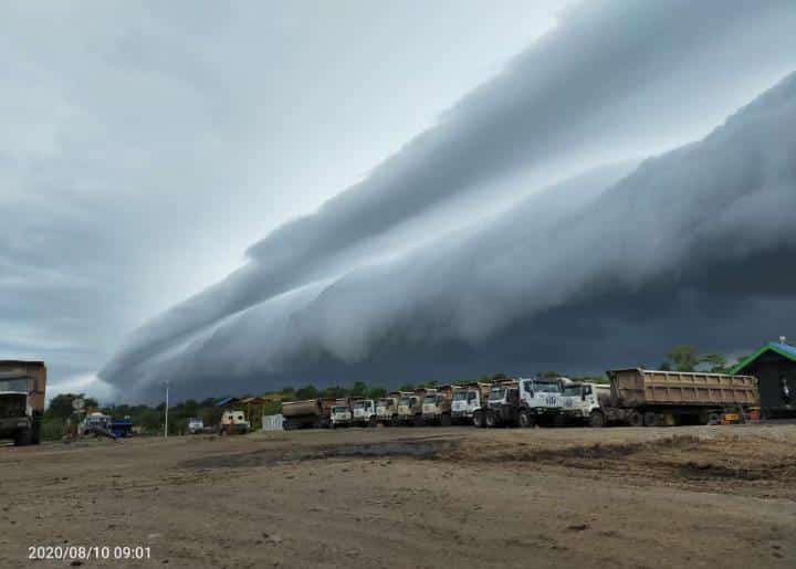 CEK FAKTA : Heboh Awan Berbentuk Tsunami, BMKG : Itu Awan Arcus - Isu Bogor