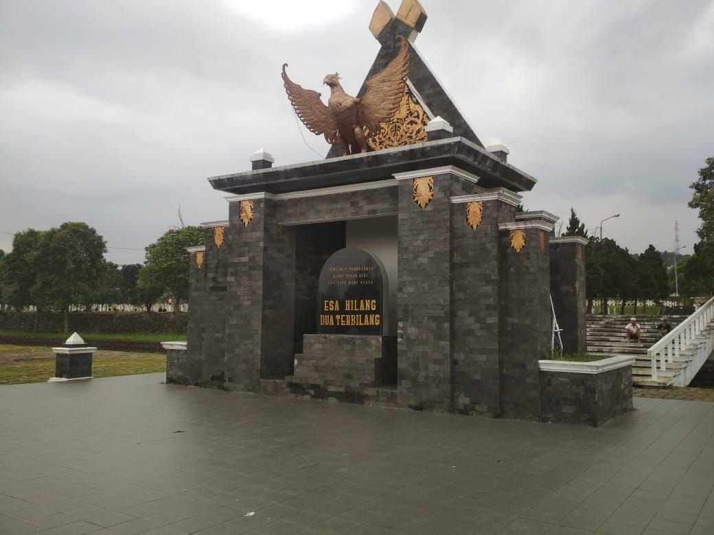 Lawang Gintung