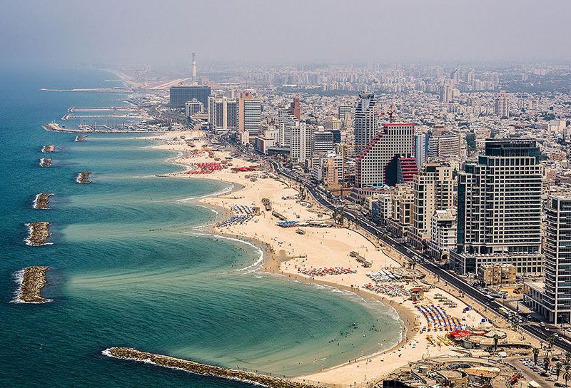 Pesisir pantai di Kota Tel Aviv, Israel. (Foto: Pinterest)