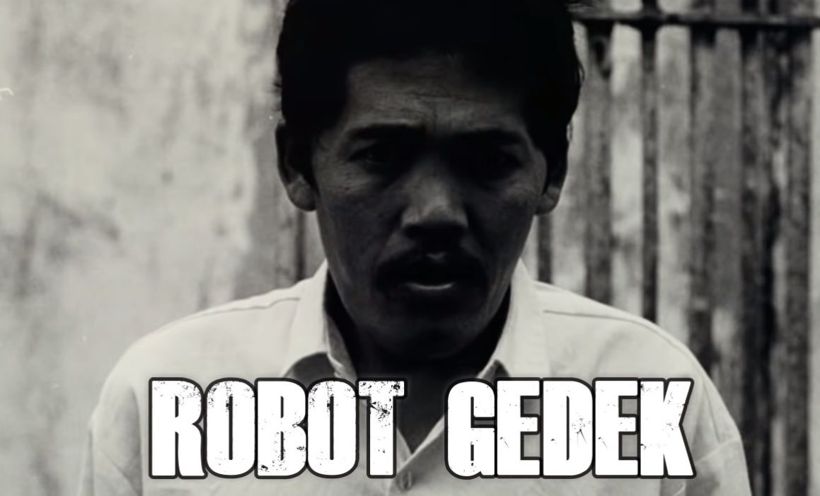 Robot Gedek (Sumber Youtube Nadia Omara)