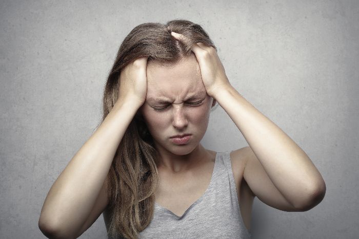 4 Gaya  Rambut  yang Bisa Membuat Sakit Kepala Salah 