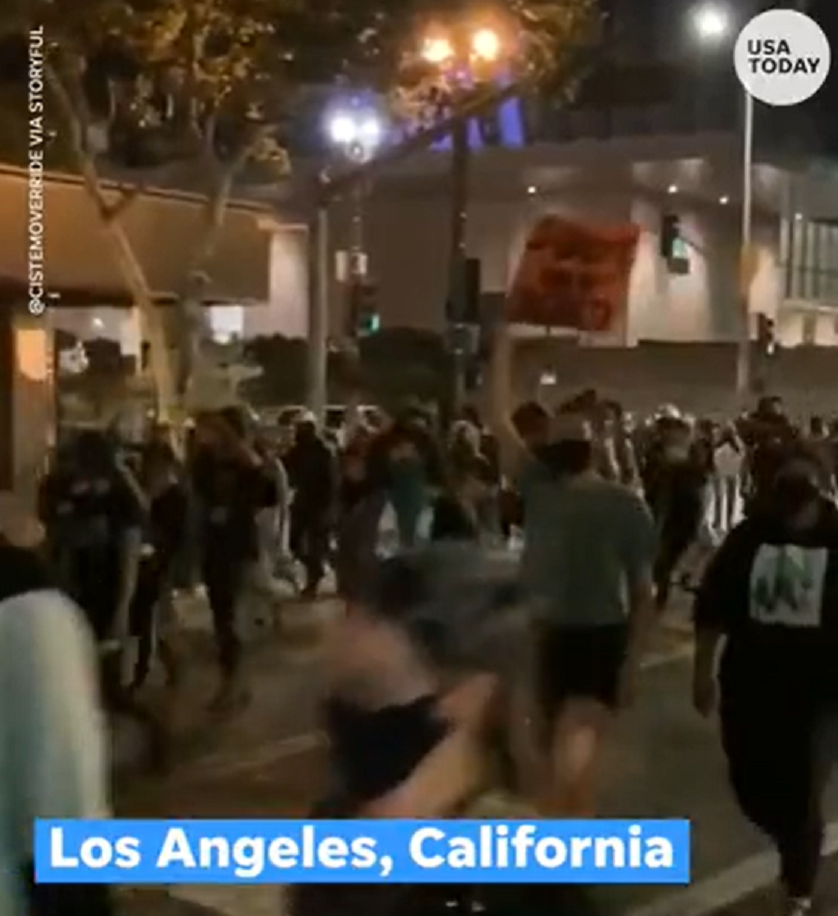 Penembakan Jacob Blacke memicu aksi kerusuhan dan demo massa di Los Angeles, AS/USA Today