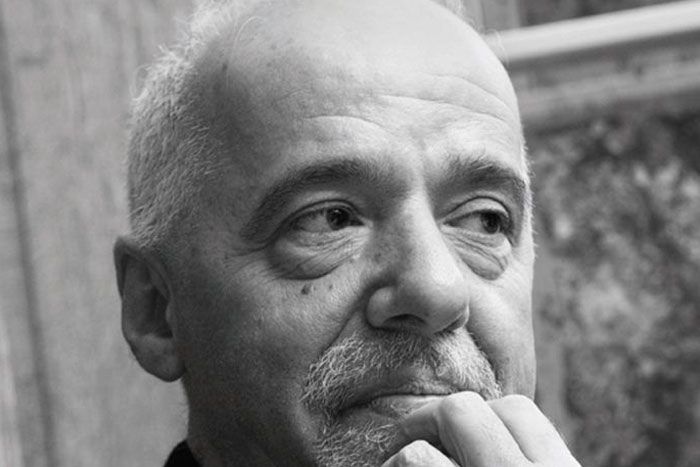 Paulo Coelho.