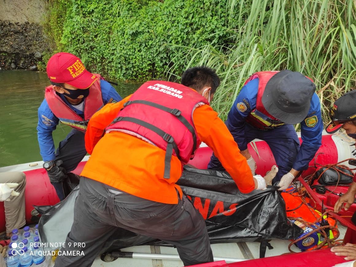 Tim Sar Gabungan Temukan Korban Tenggelam Di Danau Ciwideung Subang Zona Priangan