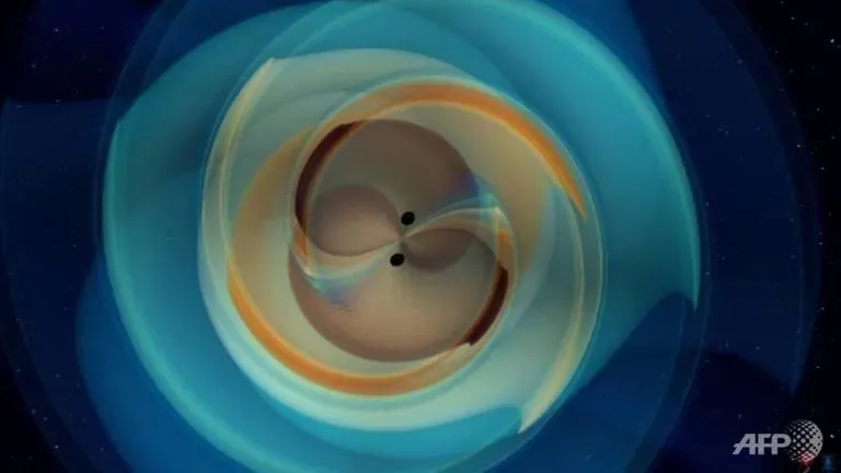 Simulasi Penggabungan Lubang Hitam Biner GW190521. Hingga kini, lubang hitam bermassa 100 hingga 1.000 kali Matahari kita belum pernah ditemukan 