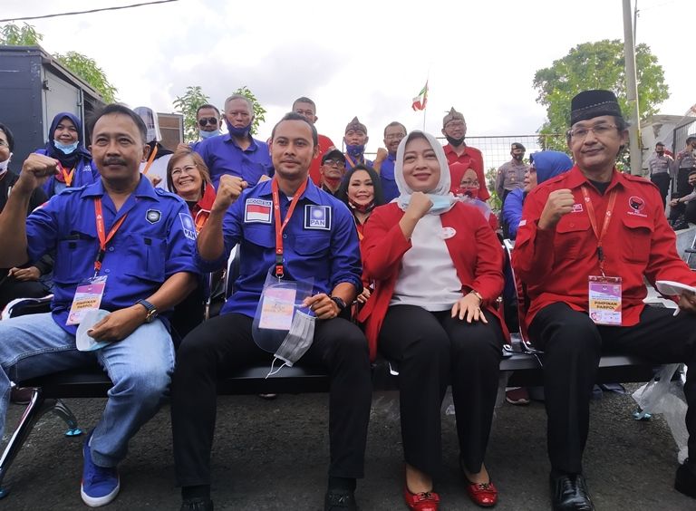  Bakal pasangan calon Bupati dan Wakil Bupati Bandung. Yena Iskandar Ma'soem-Atep. (Ziyan Muhammad Nasyith)