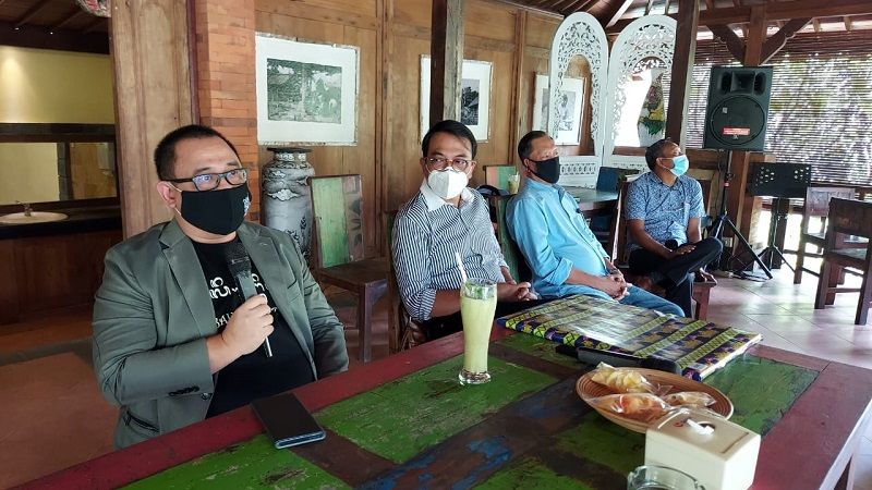 eluarga Alumni Gadjah Mada (Kagama) Bali, Senin 7 September 2020 menerima 10 ribu masker bantuan dari satgas covid-19 pusat dan akan membantu menyalurkannya guna membantu pencegahan penularan covid-19 di Bali