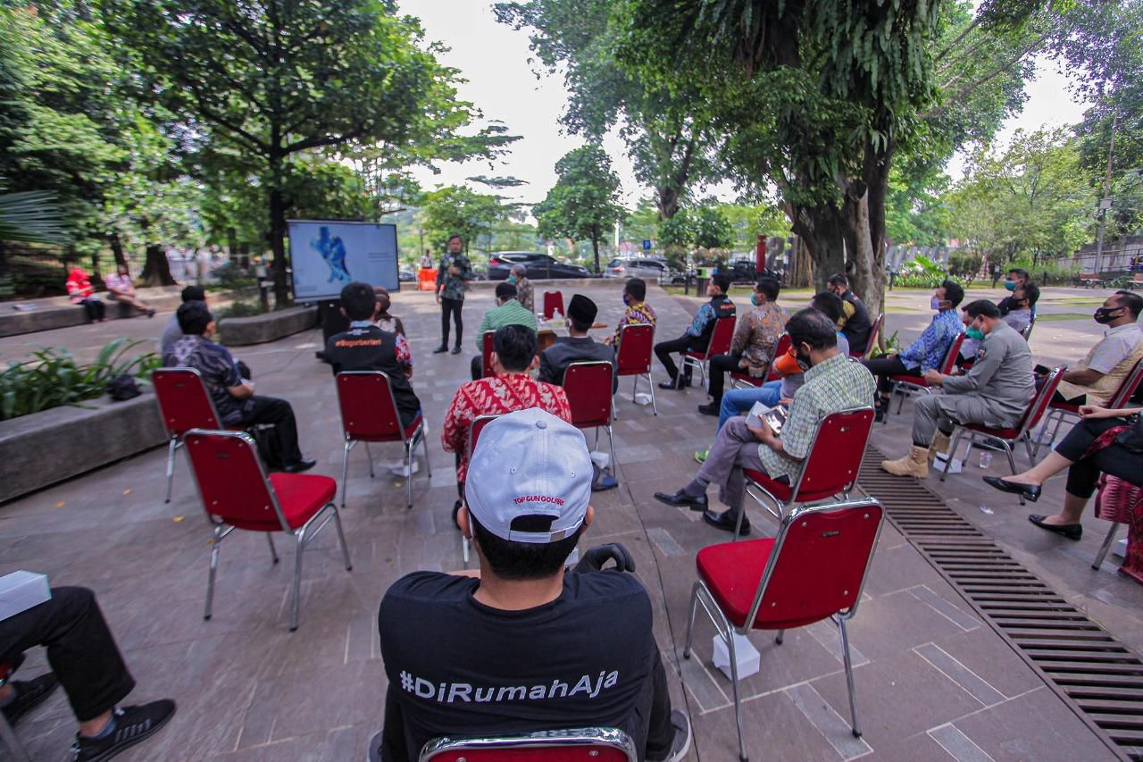 Wali Kota Bogor Bima Arya saat evaluasi PSBMK di Taman Ekspresi Sempur, Kota Bogor, Jumat 11 September 2020
