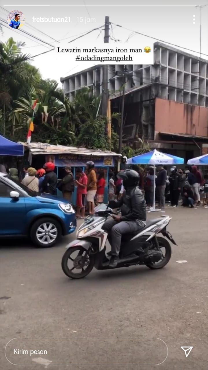 Antrian di Odading Mang Oleh, Jalan Barangan Siang, Bandung.